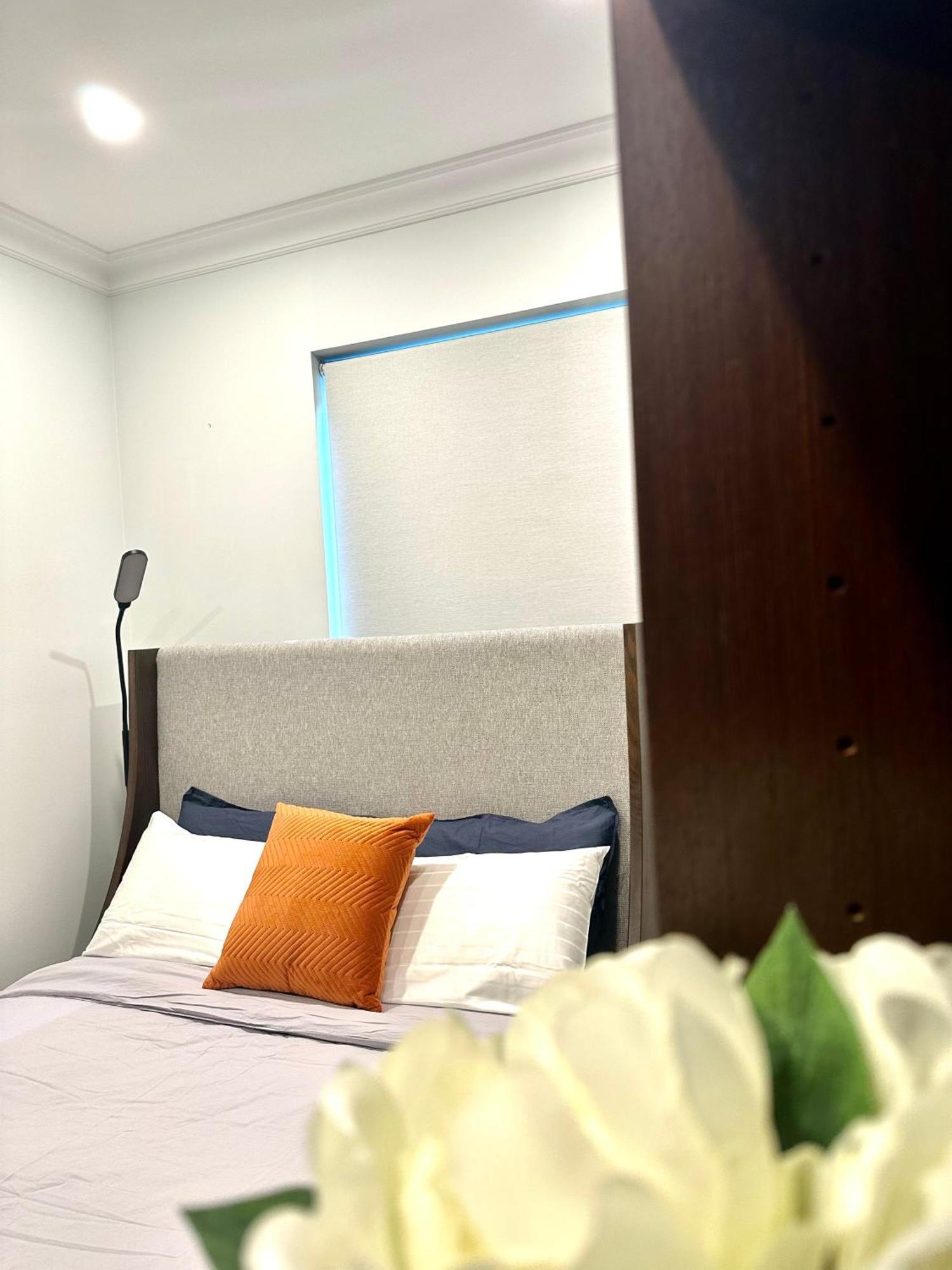 Private 1 Bed Accom With Bathroom In A 3 Bed Apartment - Melb Cbd, Regency Towers - Free Parking, Wifi And Pool Melbourne Exterior photo